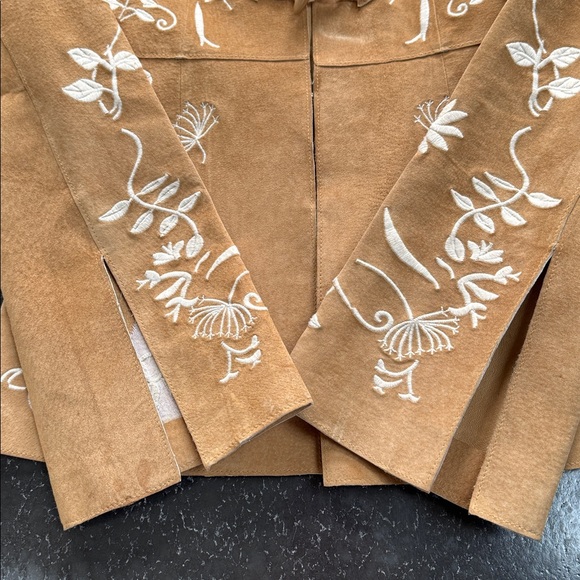VINTAGE Arden B Tan Suede Floral Embroidered Blazer - Picture 5 of 9